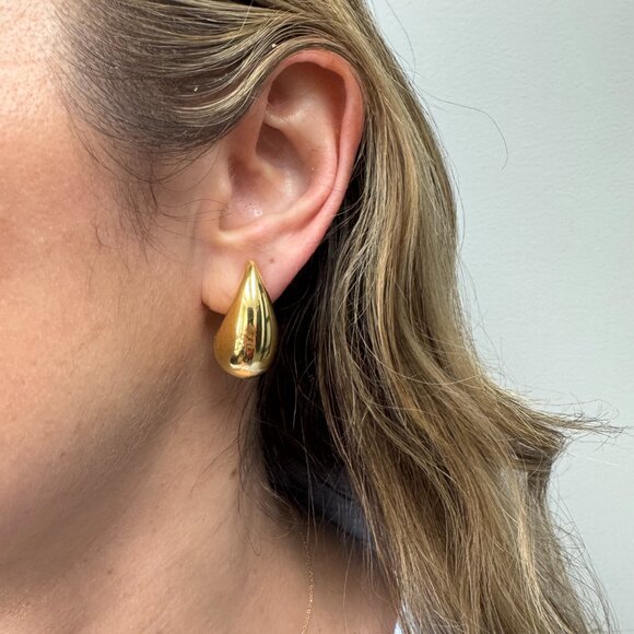 14K Gold Plated Sculpted Teardrop Earrings - Made in Italy - Picture 5 of 6